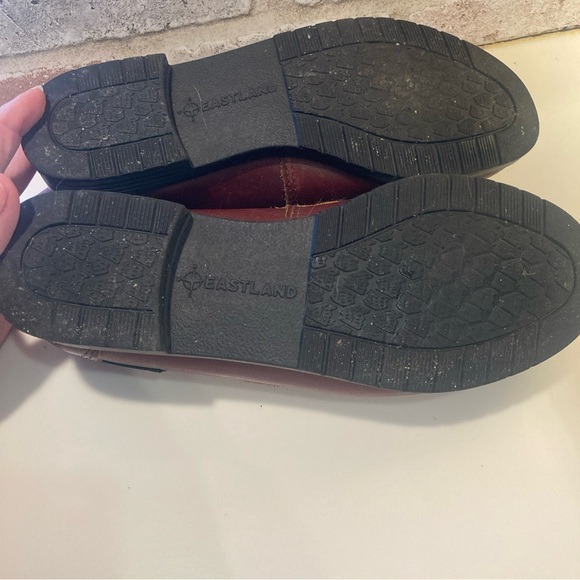 Eastland Womens Size 8 Brown Leather Kiltie Fringe Slip On Loafer - Picture 5 of 6